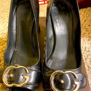 Gucci peep toe pumps - size 37 (size 7)